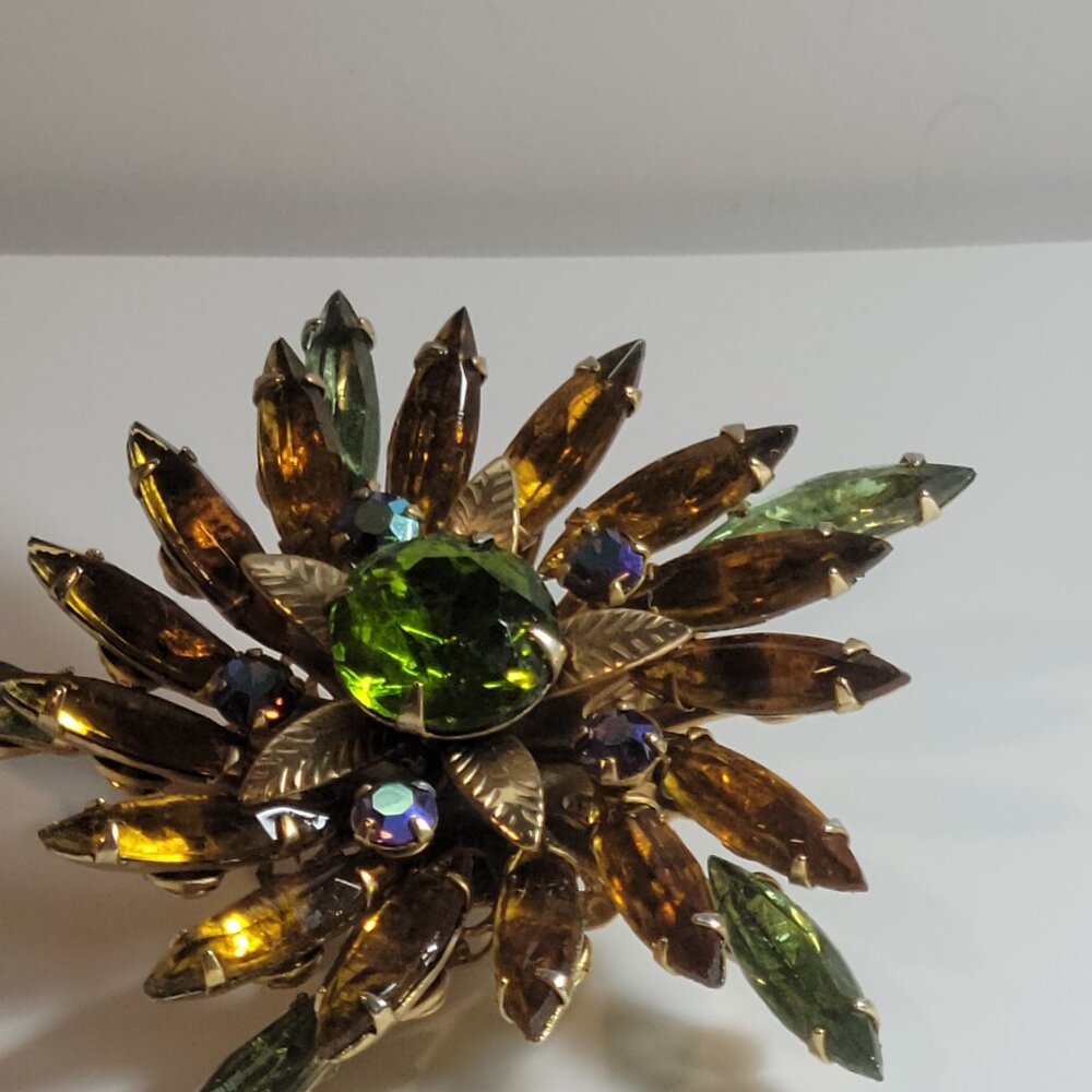 Antique Juliana Green and Yellow with Aurora Borealis prong round Rhinestones